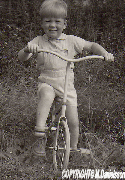 Kjell på cykel 1950