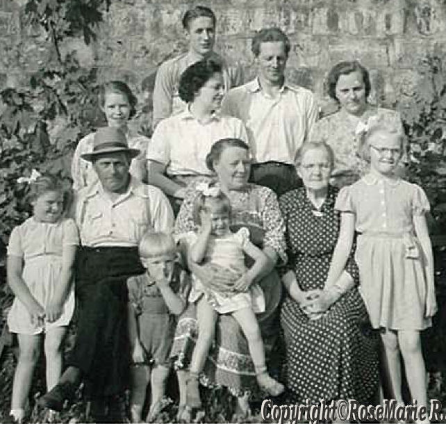 1954 Skolgatan 1 Lindesberg, Gunbritt, Margit,Bror, Hadar, Ingegerd, Inger, Okänd, Anna,  Rose- Marie, Kent, Fredrik
